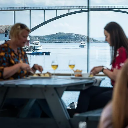 Knarren Brygge * Knarrlagsund